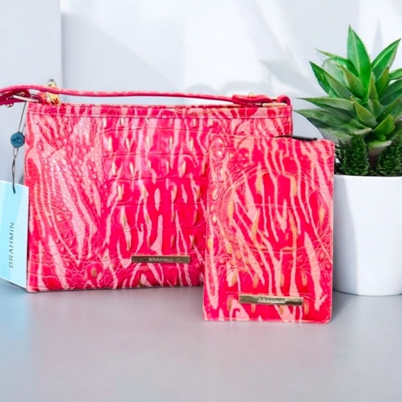 ❤🔹️Brahmin 🔹️Coral LoreleiBeloved Melbourne Croc Embossed Bag + Passport Set